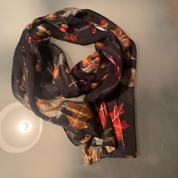 Cejon silk oblong scarf - Picture 3 of 9